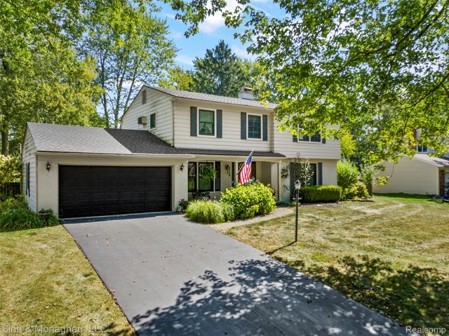 2379 Park Ridge Drive, Bloomfield Hills, MI 48304