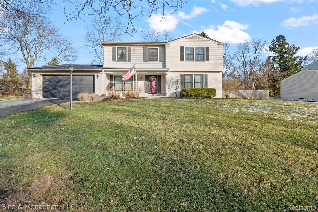 2379 Park Ridge Drive, Bloomfield Hills, MI 48304