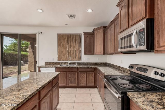 7352 W VALENCIA Drive, Laveen, AZ 85339