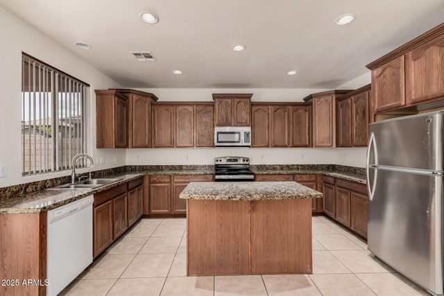 7352 W VALENCIA Drive, Laveen, AZ 85339