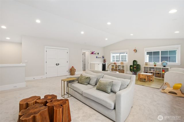 4716 48th Avenue NE, Seattle, WA 98105