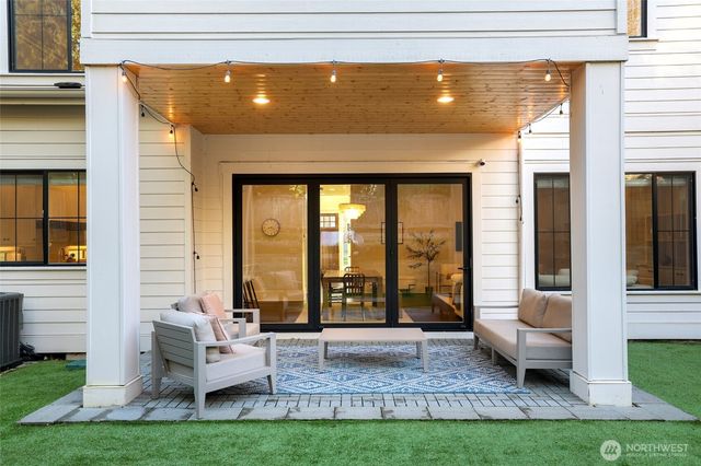 4716 48th Avenue NE, Seattle, WA 98105