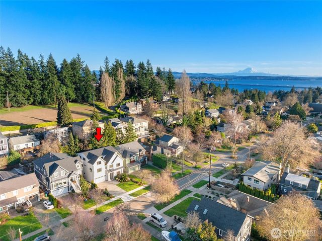 4716 48th Avenue NE, Seattle, WA 98105