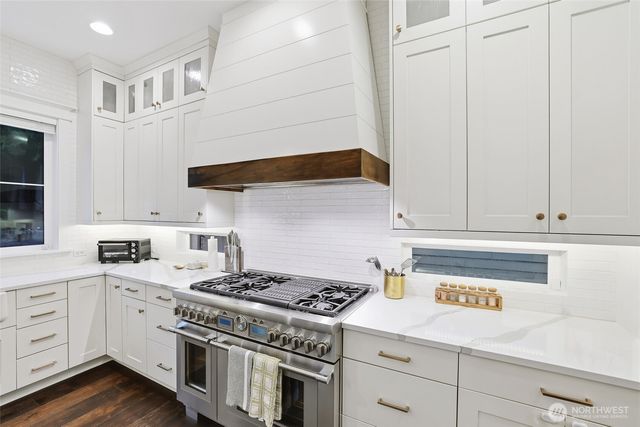 4716 48th Avenue NE, Seattle, WA 98105