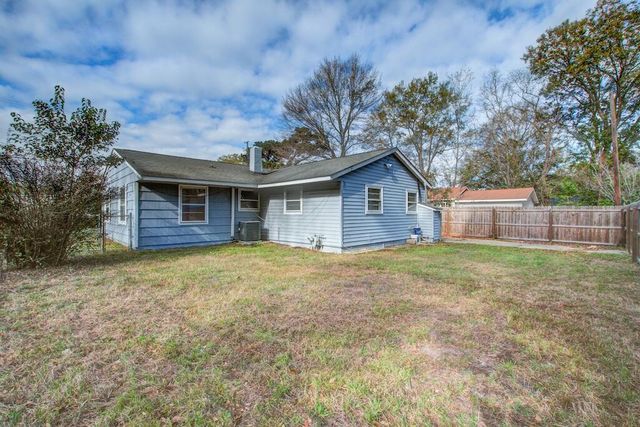 5918 Griffin Street, Hanahan, SC 29410