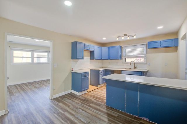 5918 Griffin Street, Hanahan, SC 29410