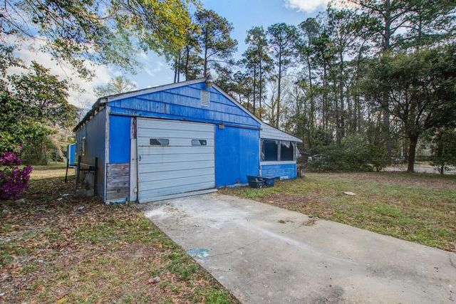 5918 Griffin Street, Hanahan, SC 29410