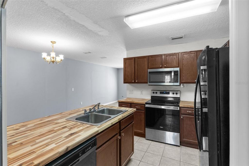 Image 11 of property listing at 16727 SE 91ST STREET, Lake Butler, FL 32054