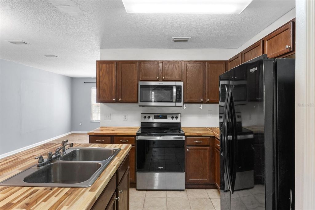 Image 12 of property listing at 16727 SE 91ST STREET, Lake Butler, FL 32054