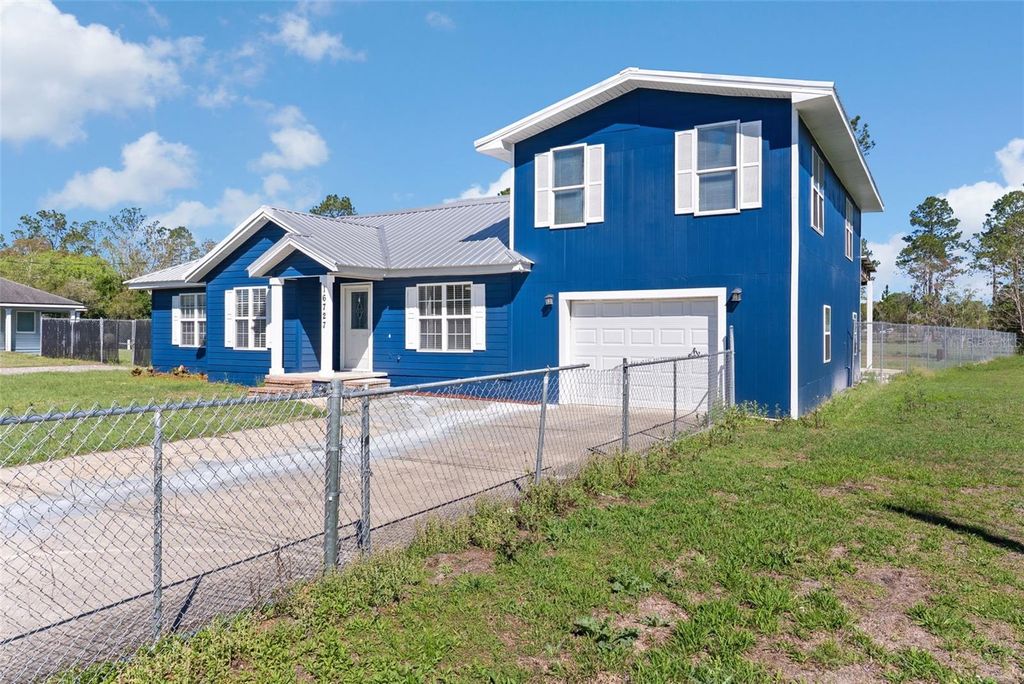 Image 3 of property listing at 16727 SE 91ST STREET, Lake Butler, FL 32054