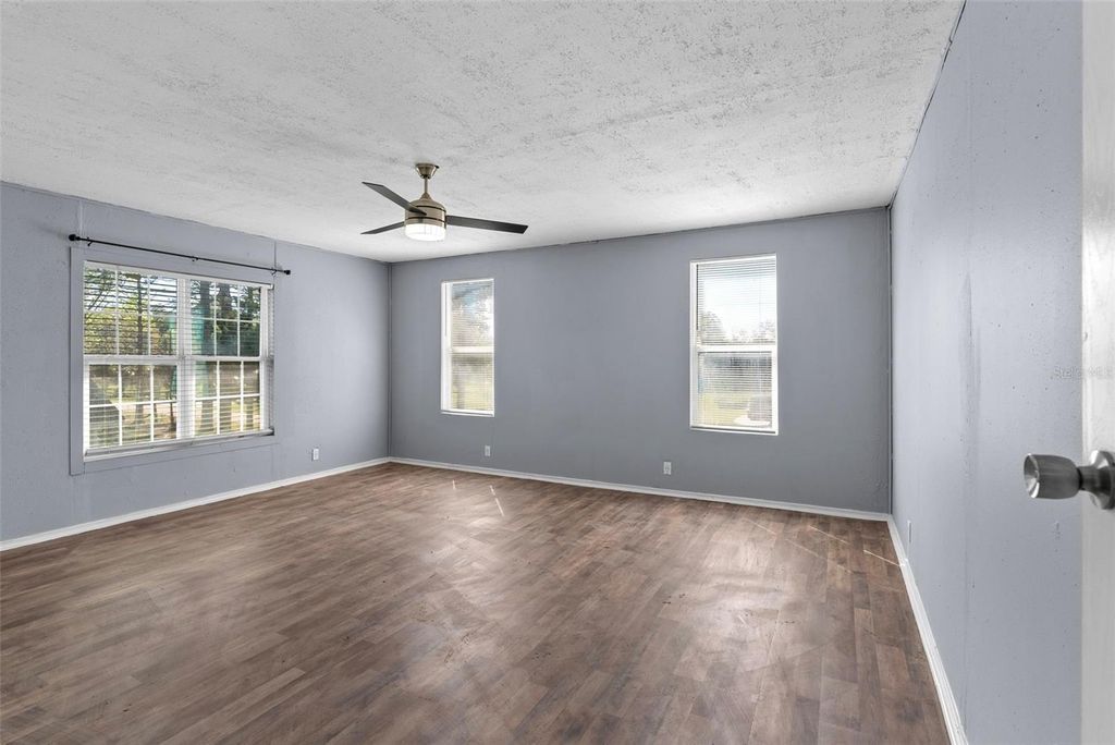 Image 25 of property listing at 16727 SE 91ST STREET, Lake Butler, FL 32054