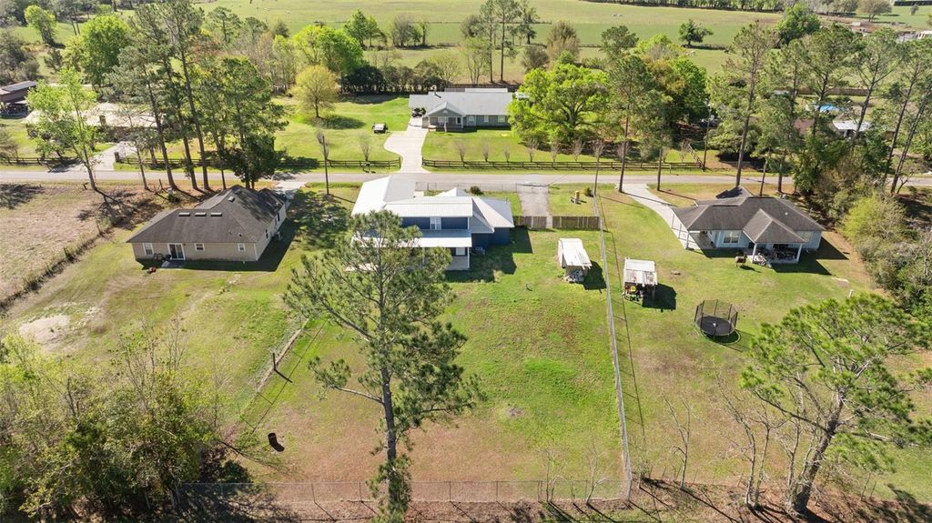 Image 39 of property listing at 16727 SE 91ST STREET, Lake Butler, FL 32054