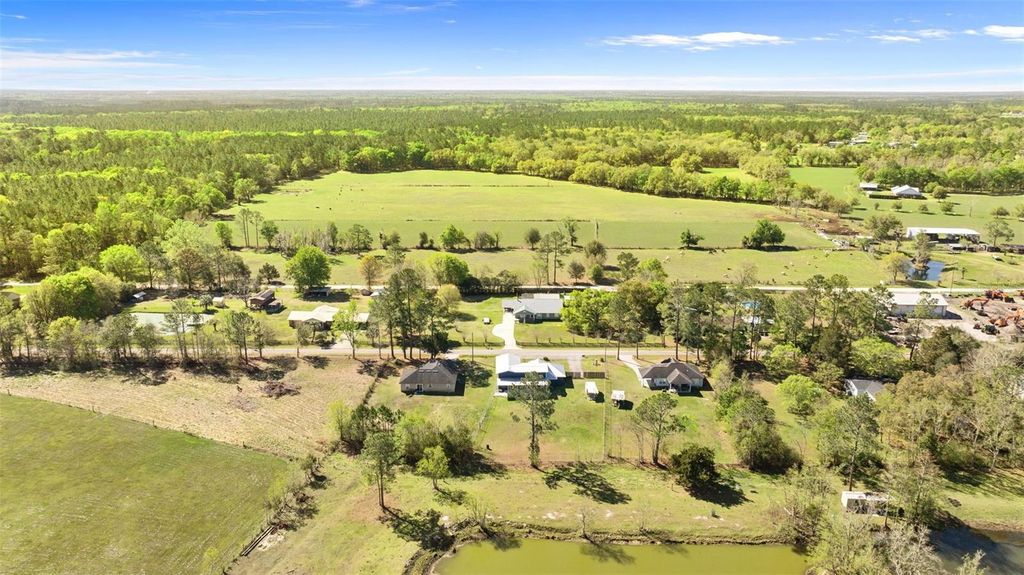 Image 40 of property listing at 16727 SE 91ST STREET, Lake Butler, FL 32054