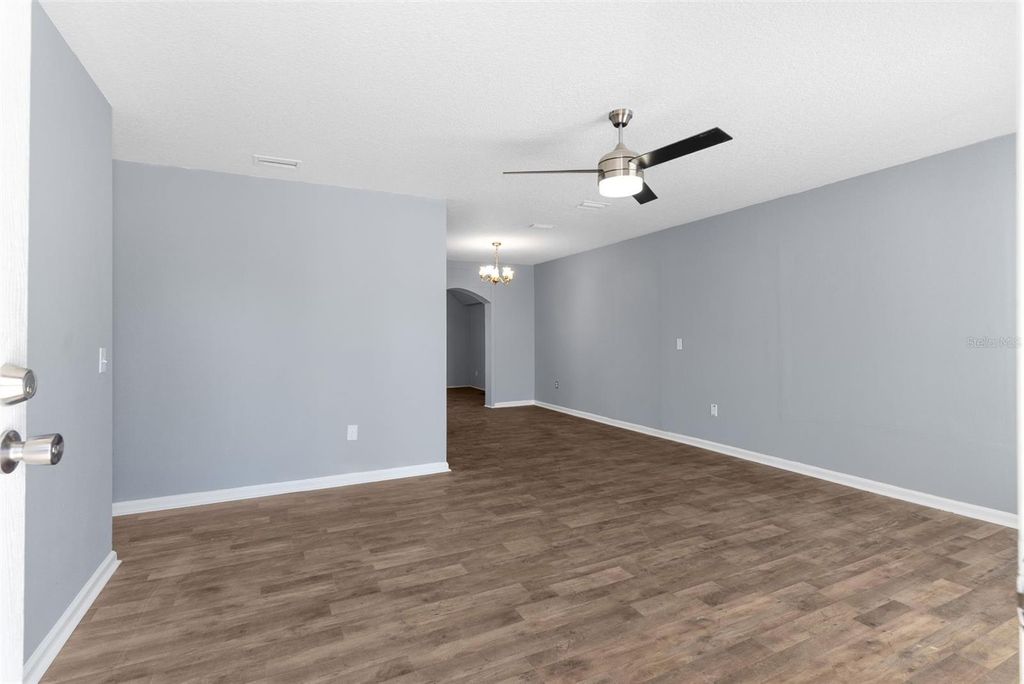 Image 5 of property listing at 16727 SE 91ST STREET, Lake Butler, FL 32054