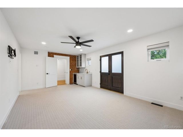 2227 N Clarkson St, Denver, CO 80205