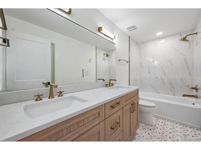 2227 N Clarkson St, Denver, CO 80205