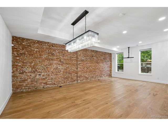 2227 N Clarkson St, Denver, CO 80205