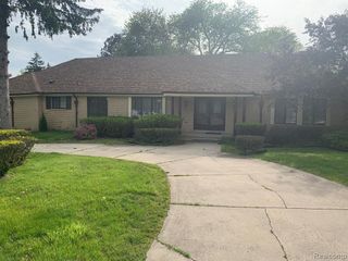 5018 Lake Bluff Road, West Bloomfield, MI 48323