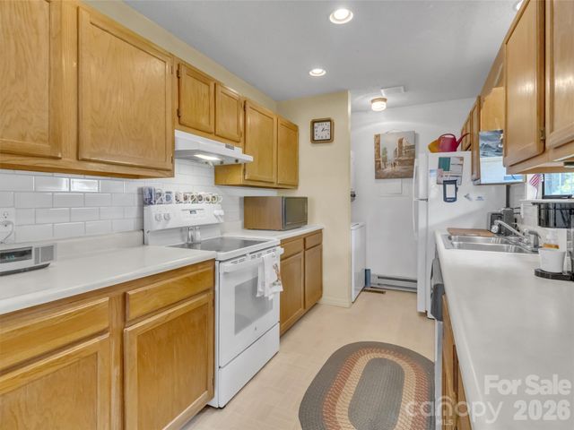 35 Talon Court, Waynesville, NC 28786