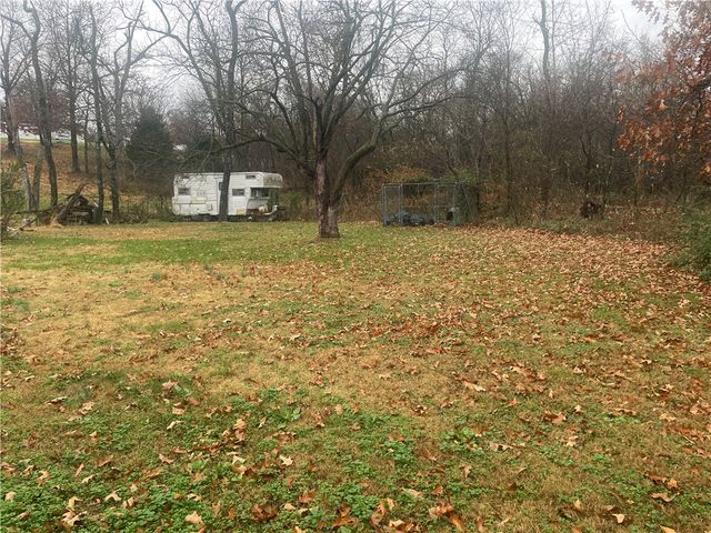 12129 Roy Jech Farm Road, Gentry, AR 72734