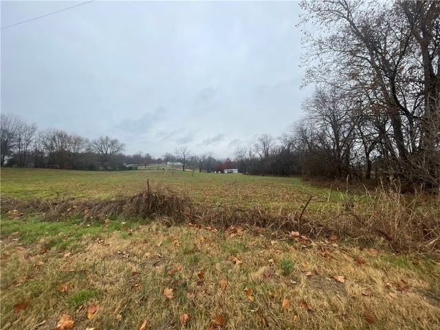 12129 Roy Jech Farm Road, Gentry, AR 72734