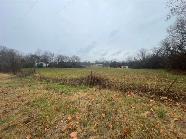 12129 Roy Jech Farm Road, Gentry, AR 72734