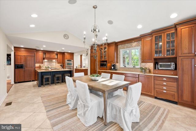 7616 HACKAMORE DR, Potomac, MD 20854