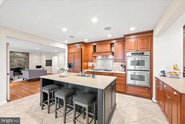 7616 HACKAMORE DR, Potomac, MD 20854