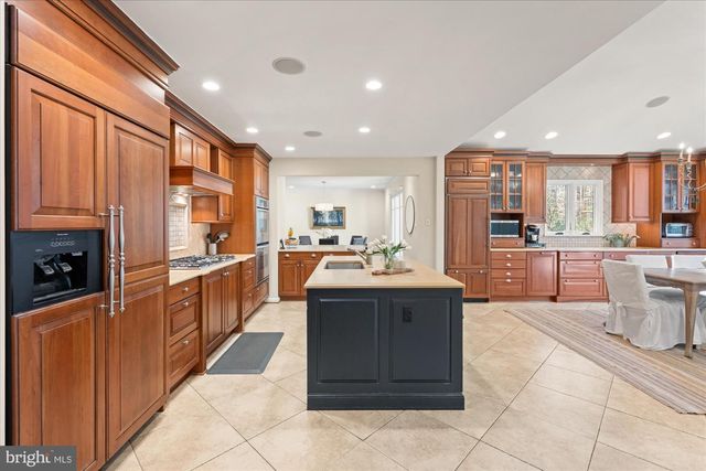 7616 HACKAMORE DR, Potomac, MD 20854