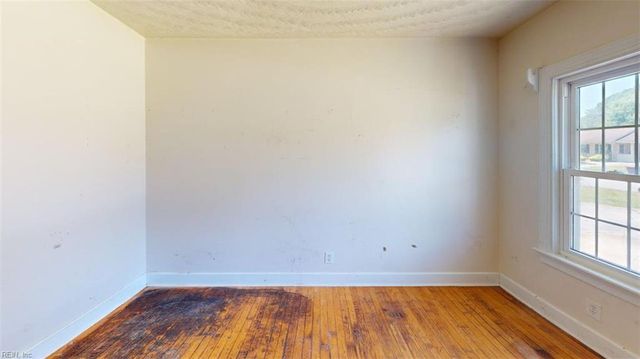5217 Askew RD, Chesapeake, VA 23321