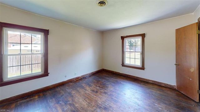 5217 Askew RD, Chesapeake, VA 23321