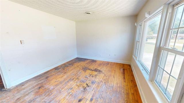 5217 Askew RD, Chesapeake, VA 23321