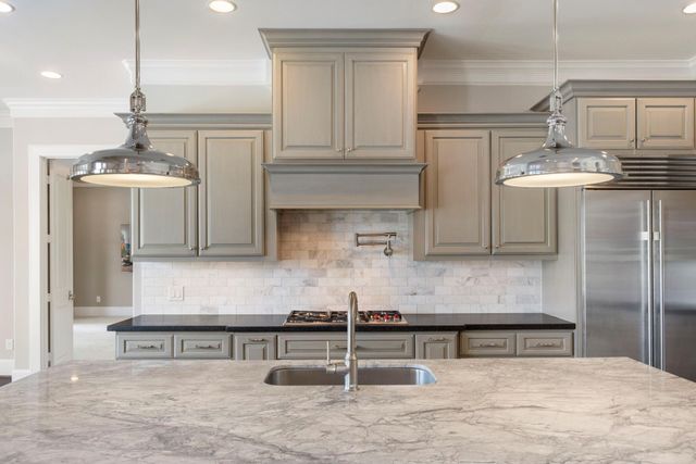6806 E Warwick Lake Lane, Spring, TX 77389