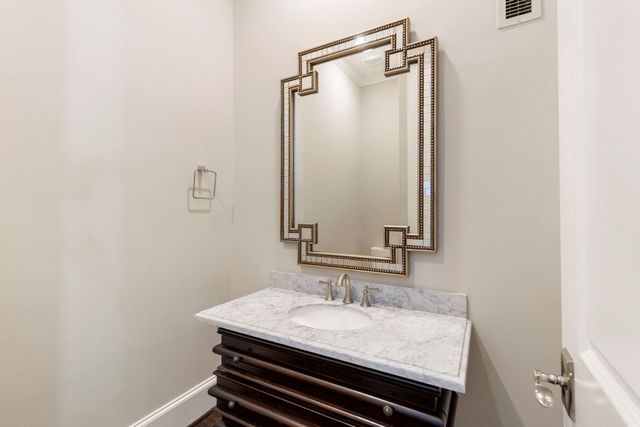 6806 E Warwick Lake Lane, Spring, TX 77389