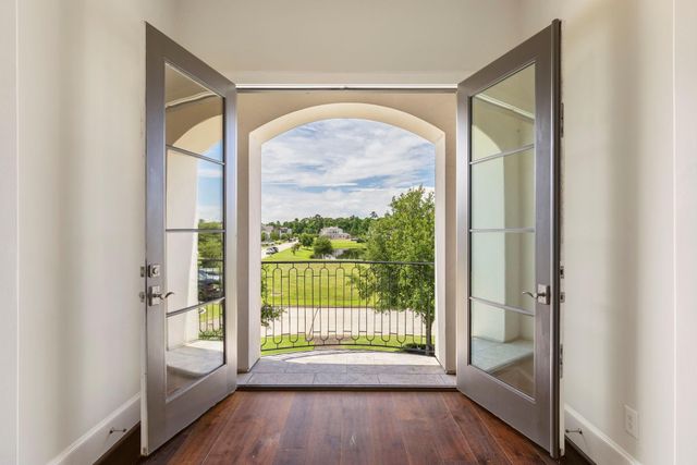 6806 E Warwick Lake Lane, Spring, TX 77389
