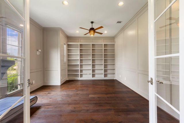 6806 E Warwick Lake Lane, Spring, TX 77389