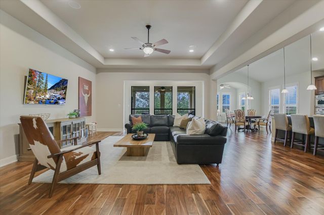 2210 University Club DR 4B, Austin, TX 78732