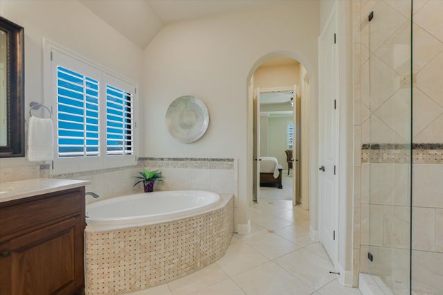 2210 University Club DR 4B, Austin, TX 78732
