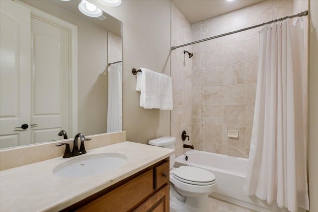 2210 University Club DR 4B, Austin, TX 78732