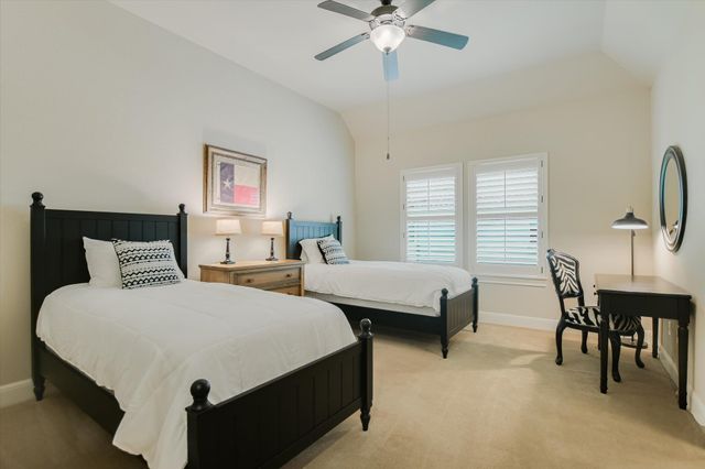 2210 University Club DR 4B, Austin, TX 78732