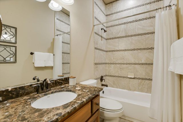 2210 University Club DR 4B, Austin, TX 78732