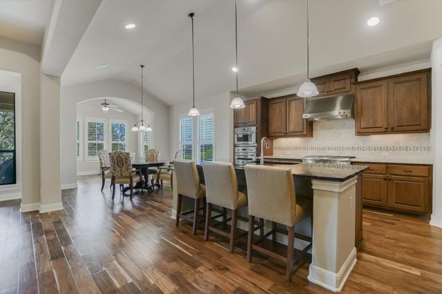 2210 University Club DR 4B, Austin, TX 78732