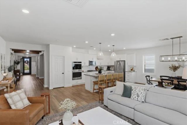 7528 Haystack Loop, Riverside, CA 92507
