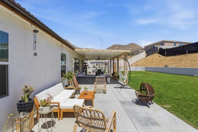 7528 Haystack Loop, Riverside, CA 92507