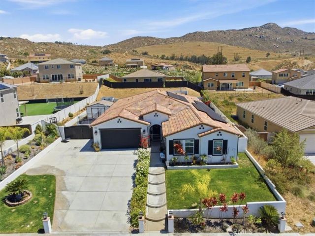 7528 Haystack Loop, Riverside, CA 92507