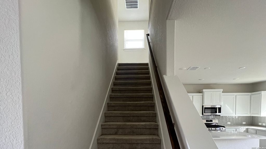 8328 Sunrise Glen, Selma, TX 78154