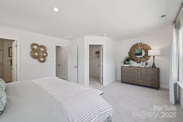 7705 Ethora Way, Charlotte, NC 28216