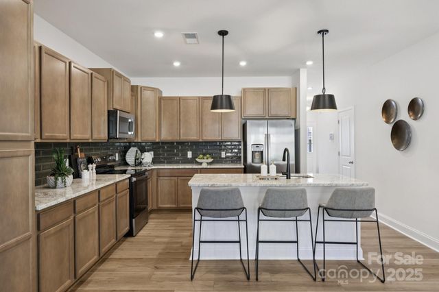 7705 Ethora Way, Charlotte, NC 28216