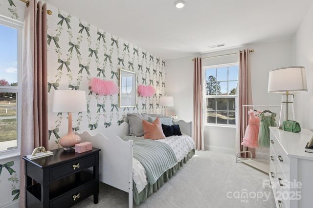 7705 Ethora Way, Charlotte, NC 28216