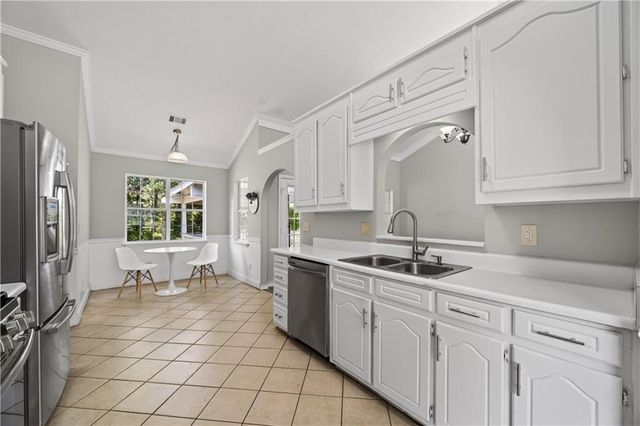 660 Tribble Creek Drive, Grayson, GA 30017